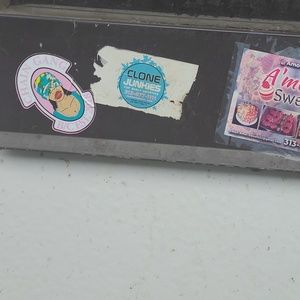 Meet your Posher, Val